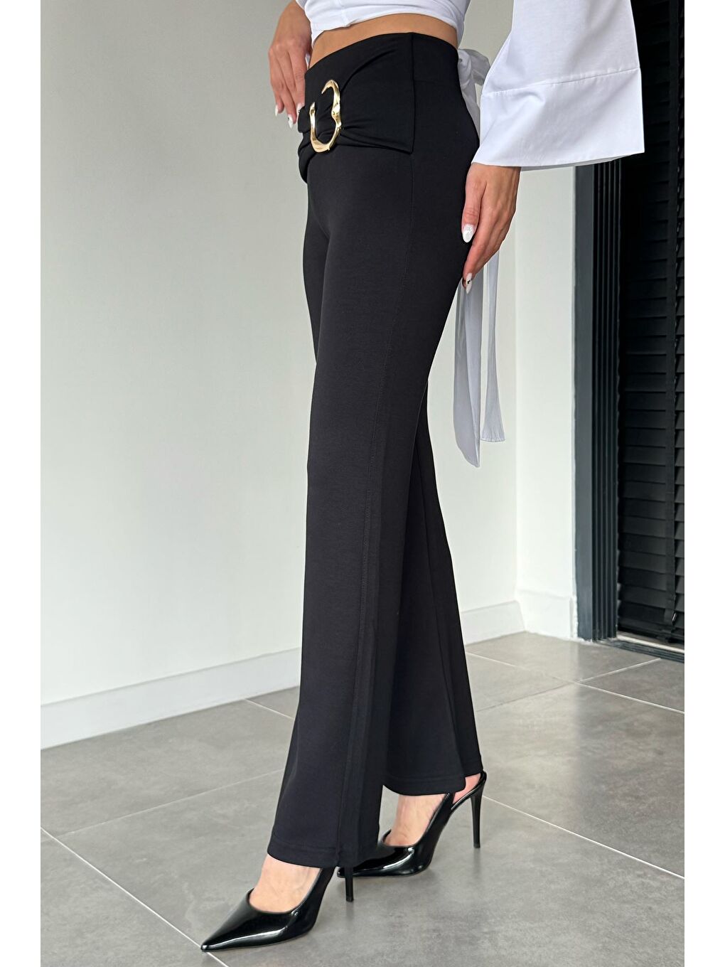 Siyah Kadın Modal Kumaş Ön Tokalı Pantolon-2