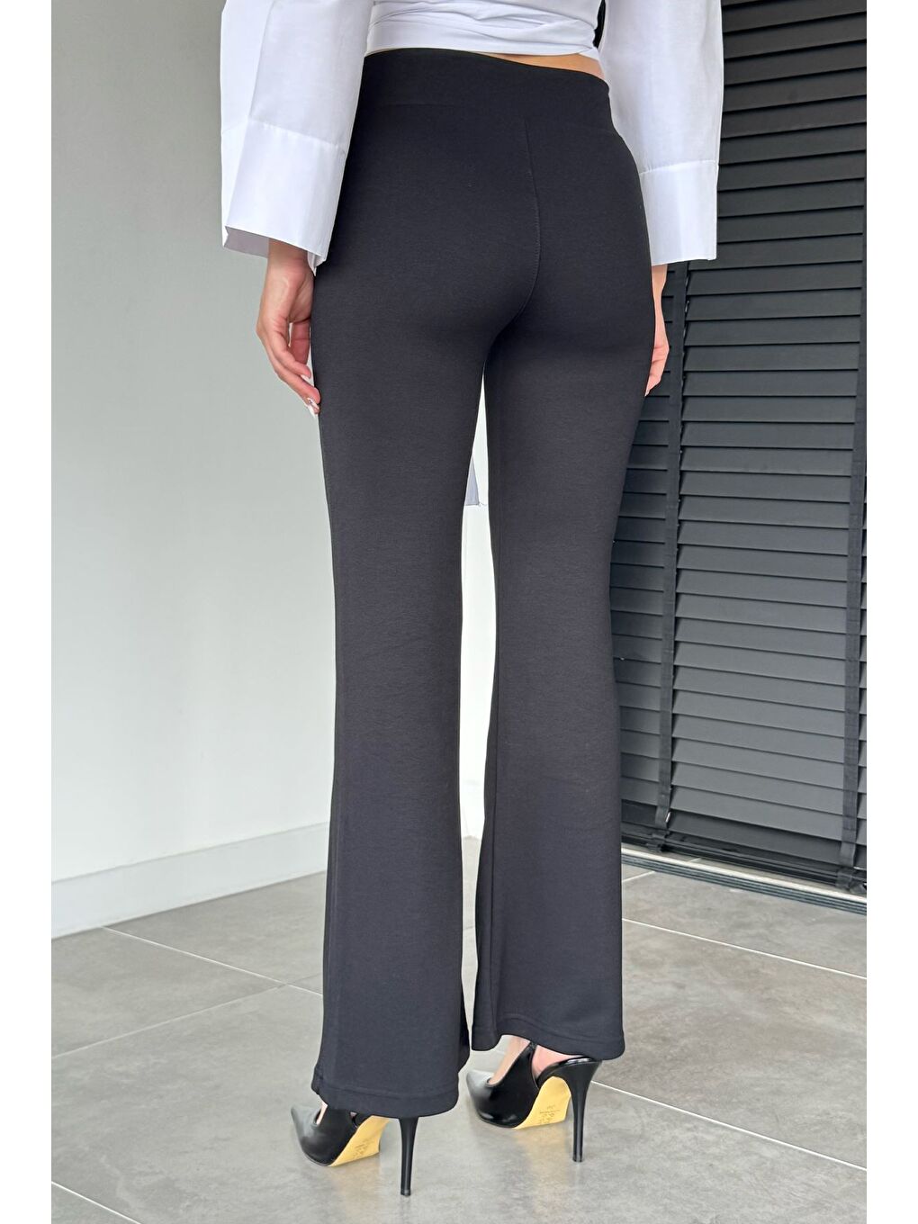 Siyah Kadın Modal Kumaş Ön Tokalı Pantolon-4