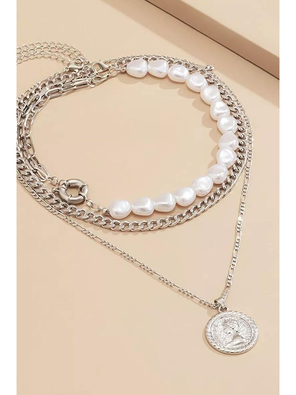 Gri 4 Sıra İnci Detaylı madalyon uçlu Gümüş Kaplama Zincir Kolye Seti-1