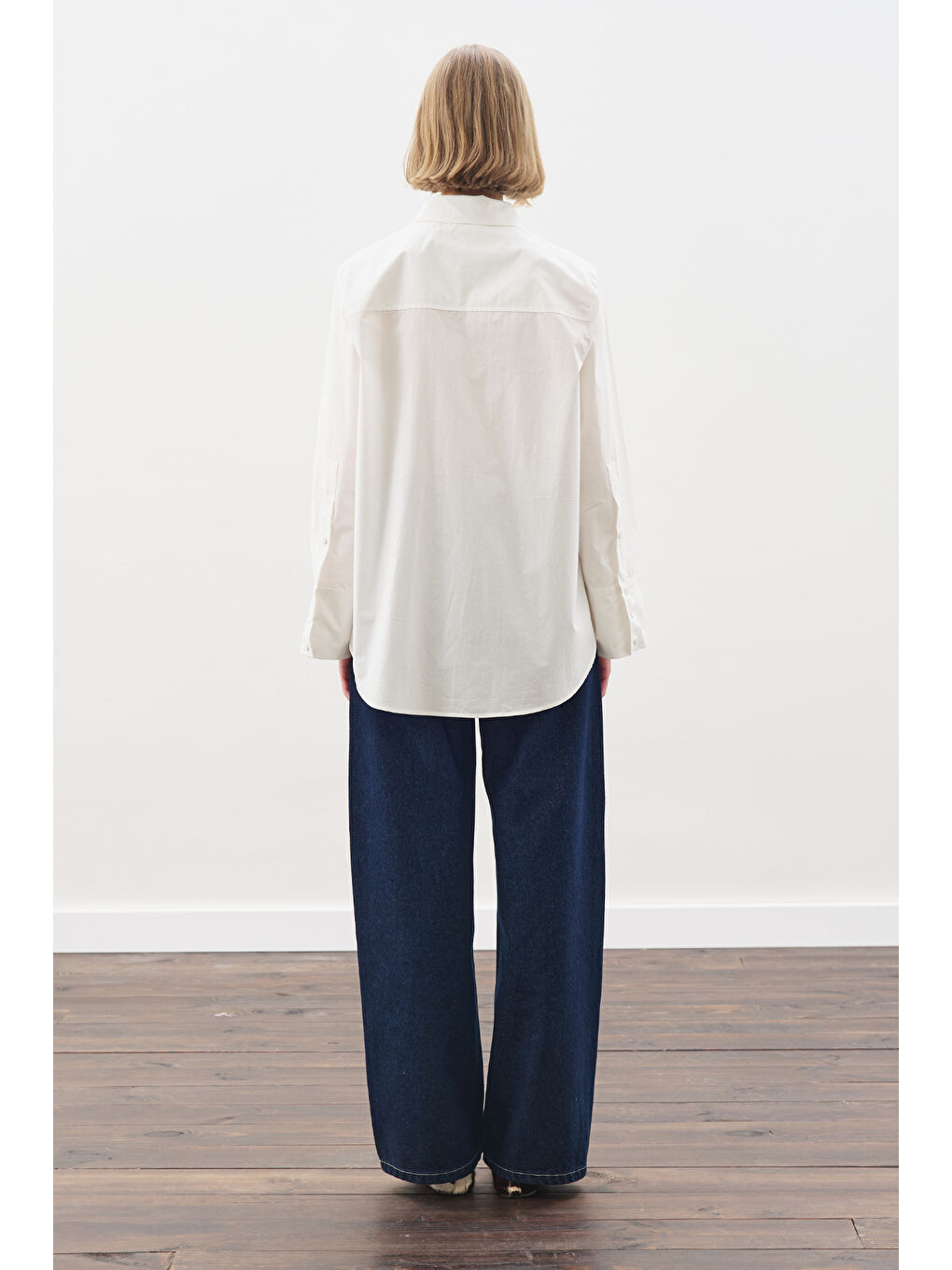 Geniş Manşetli Klasik Gömlek Ekru-5