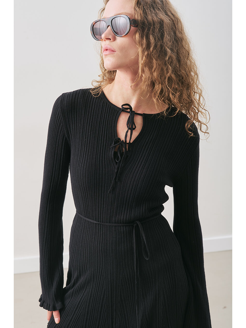 Volanlı Lastik Örgü Tunik Siyah-2