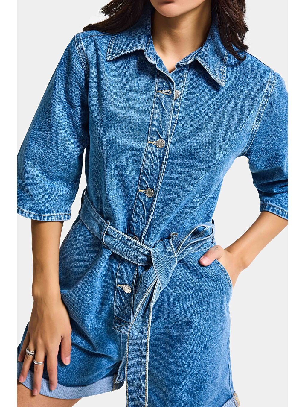 Kadın Mavi 1s6-4 Straight Kemer ve Düğme Detaylı Denim Tulum Şort-4