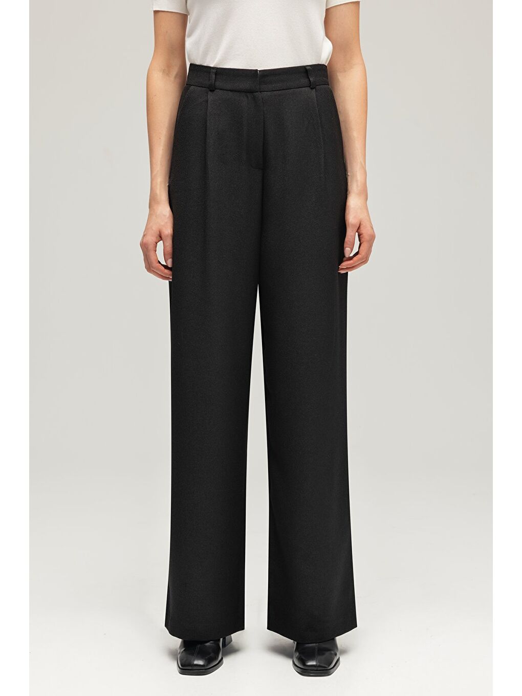 Siyah Kadın Yün Görünümlü Yüksek Bel Geniş Paça Dokuma Pantolon