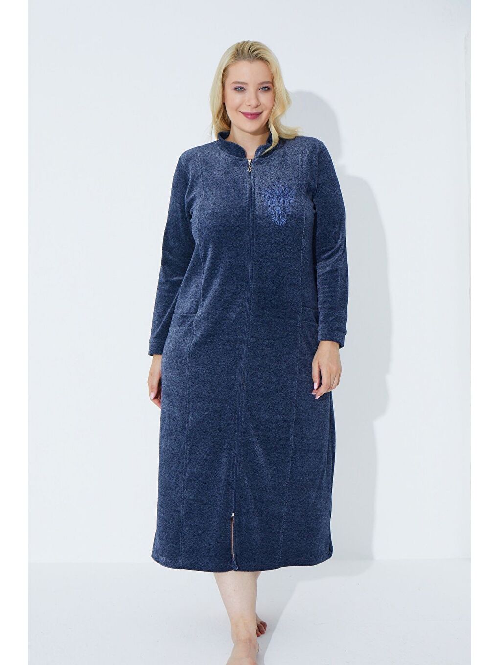 Lacivert Uzun Kollu Fermuarlı Nakışlı Kadın Büyük Beden Pamuklu Kadife Elbise-1