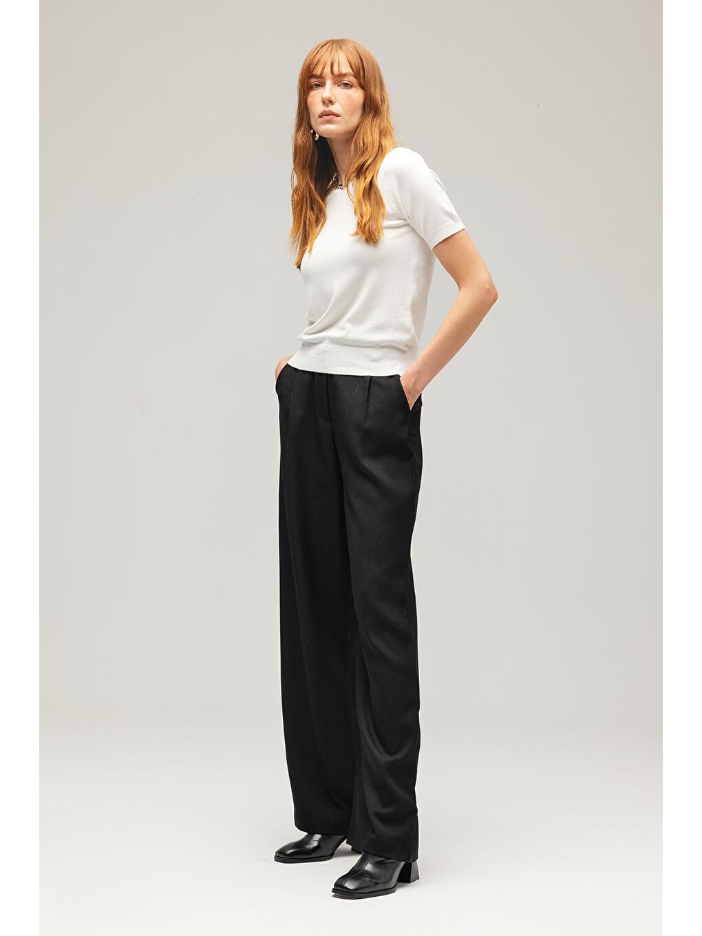 Siyah Kadın Yün Görünümlü Yüksek Bel Geniş Paça Dokuma Pantolon-2