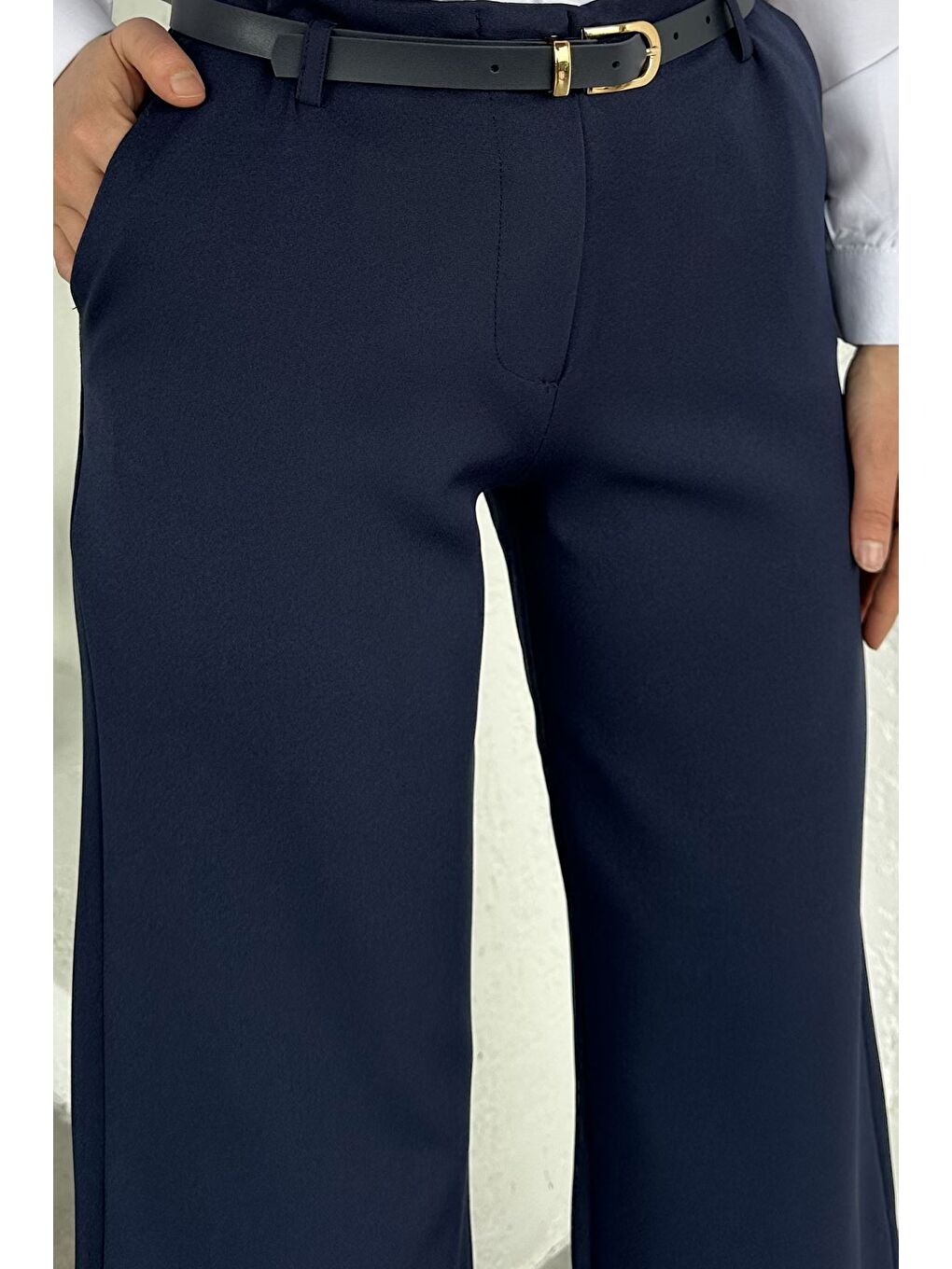 Lacivert Kemer Aksesuarlı Paça Katlama Detaylı Tesettür Kumaş Pantolon-3