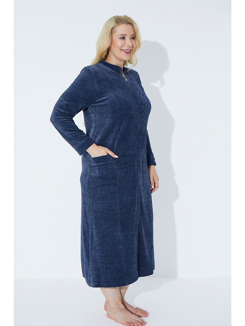 Lacivert Uzun Kollu Fermuarlı Nakışlı Kadın Büyük Beden Pamuklu Kadife Elbise-3