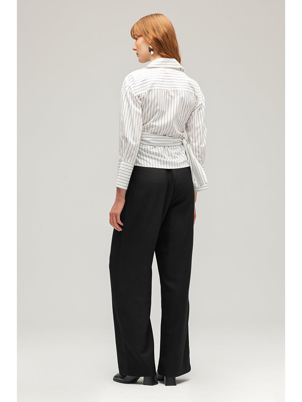 Siyah Kadın Yün Görünümlü Yüksek Bel Geniş Paça Dokuma Pantolon-4