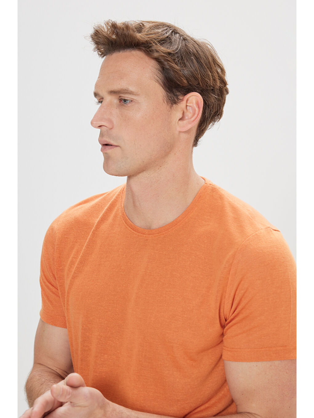 Erkek Turuncu Slim Fit Dar Kesim Bisiklet Yaka Kısa Kollu Keten Görünümlü Tişört-3