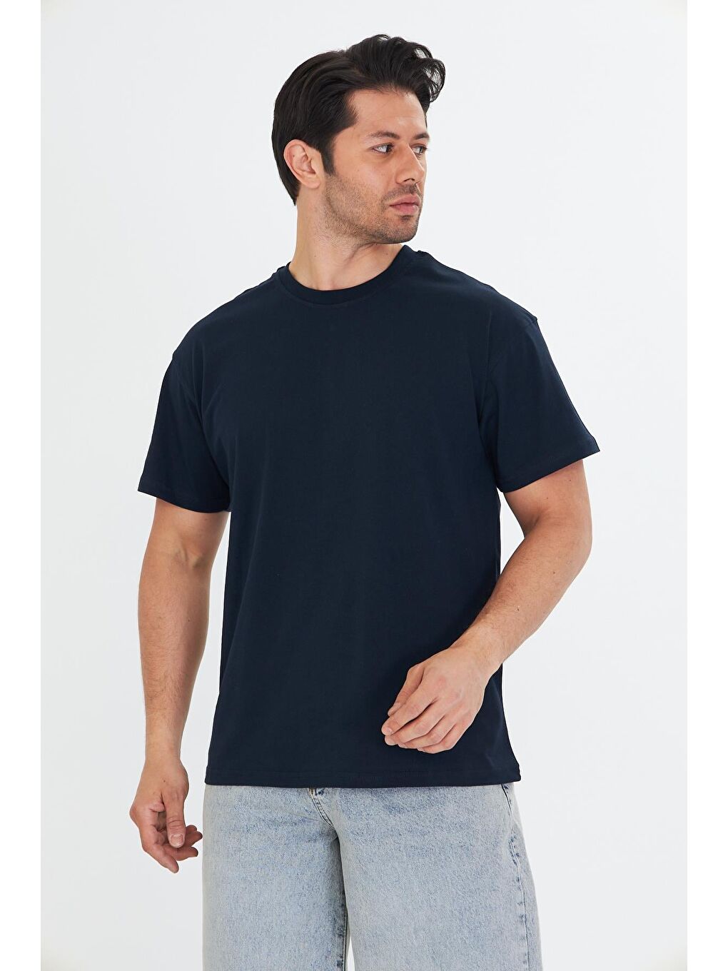 Erkek Pamuklu Bisiklet Yaka Oversize Tişört Lacivert 5015-L