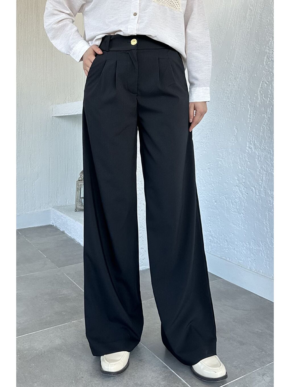 Siyah Pileli Kemer Aksesuarlı Tesettür Kumaş Pantolon-6