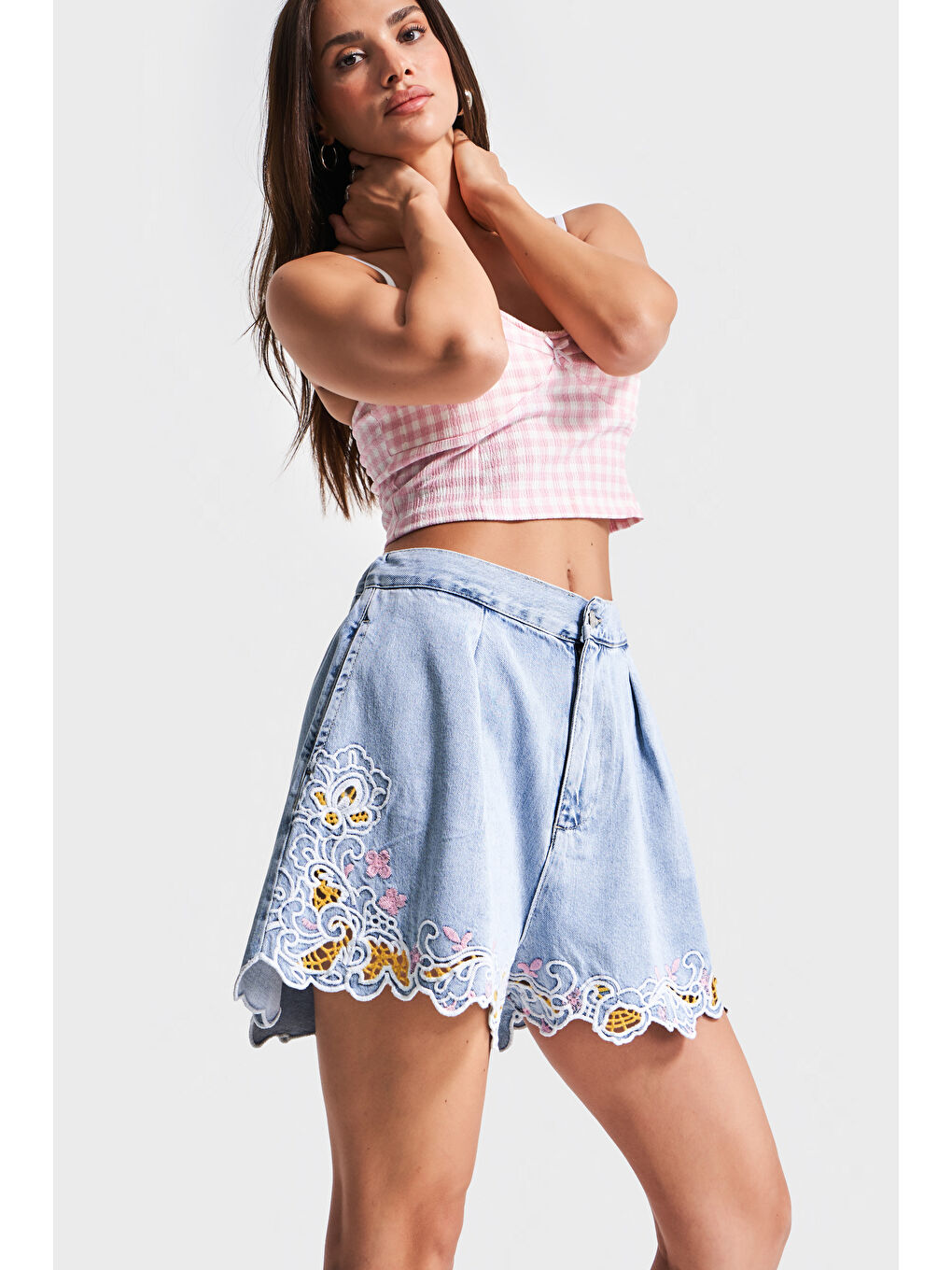 Mavi Kadın Ice Jean Rengi 1-3s5-3 Renkli Çiçek Nakışlı Midi Boy Viskon Kumaş Tasarım Denim Şort-1