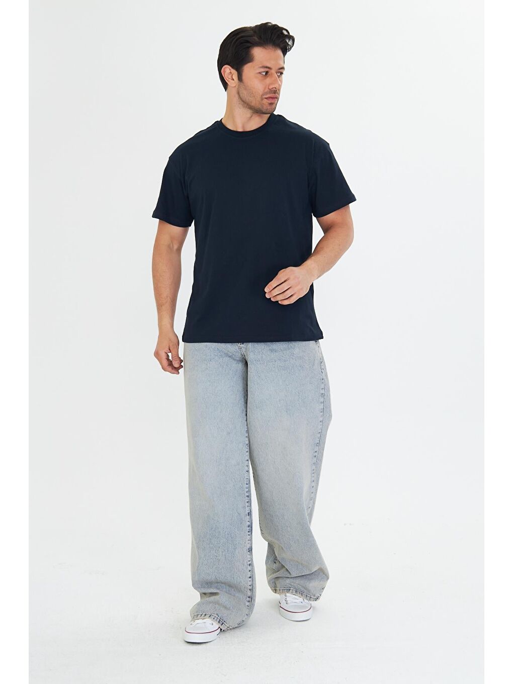 Erkek Pamuklu Bisiklet Yaka Oversize Tişört Lacivert 5015-L-1