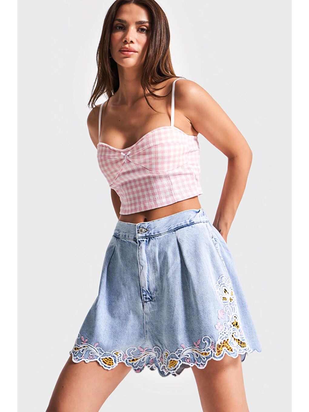 Mavi Kadın Ice Jean Rengi 1-3s5-3 Renkli Çiçek Nakışlı Midi Boy Viskon Kumaş Tasarım Denim Şort-4