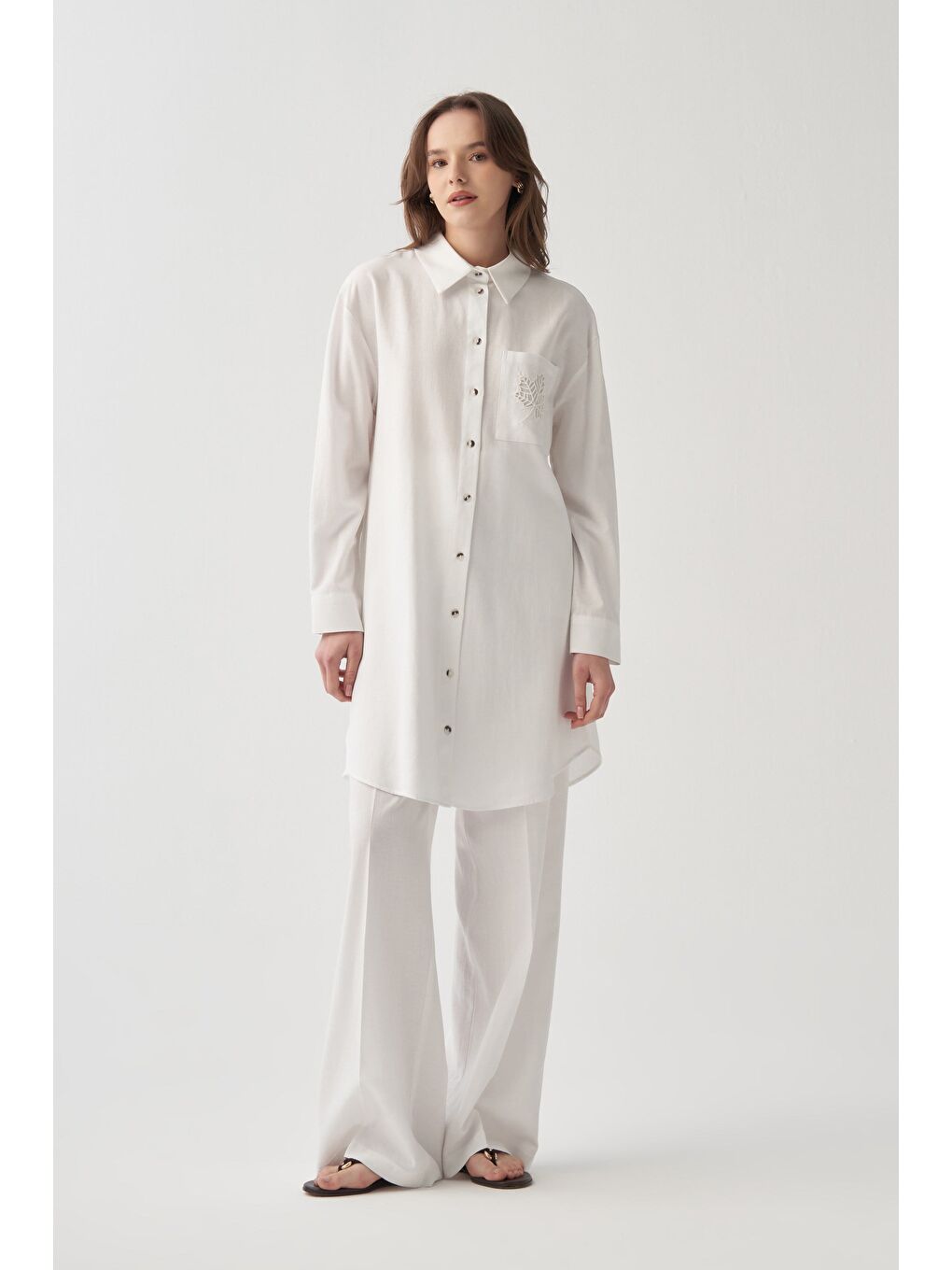 Beyaz-Lazer Kesim Detaylı Keten Gömlek