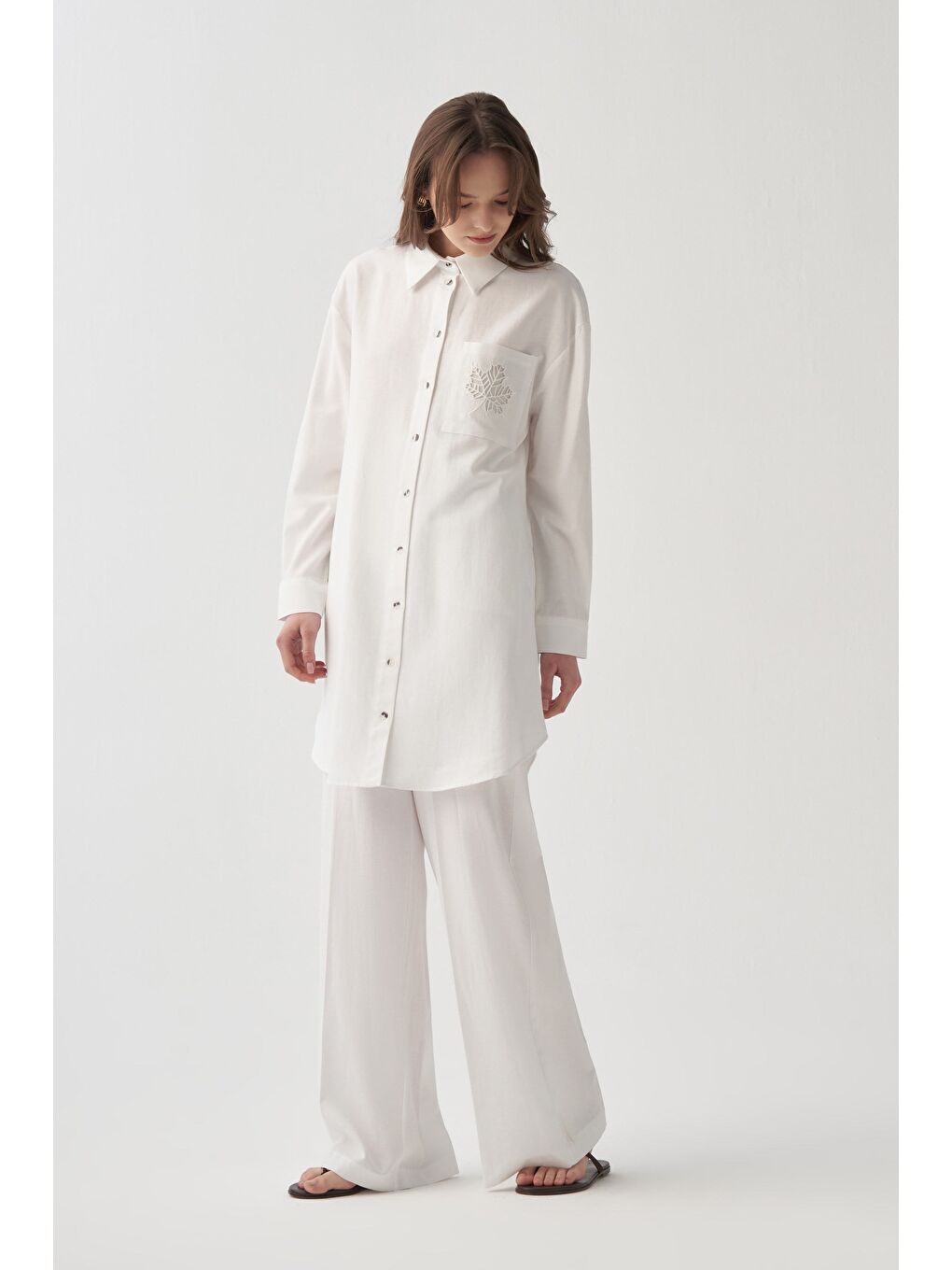 Beyaz-Lazer Kesim Detaylı Keten Gömlek-1