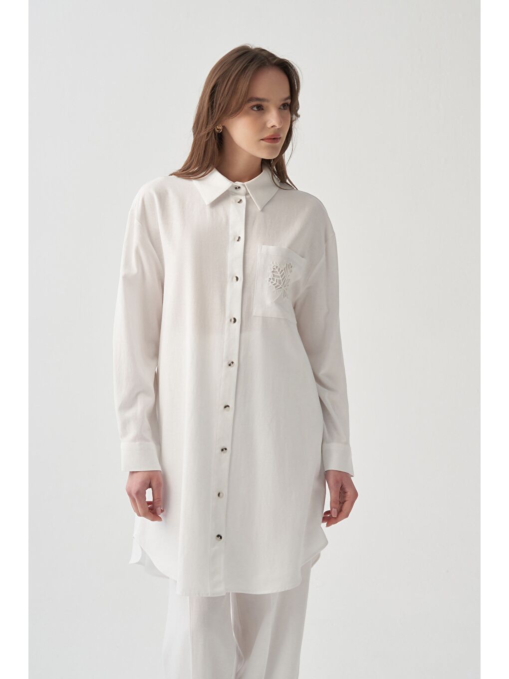 Beyaz-Lazer Kesim Detaylı Keten Gömlek-3