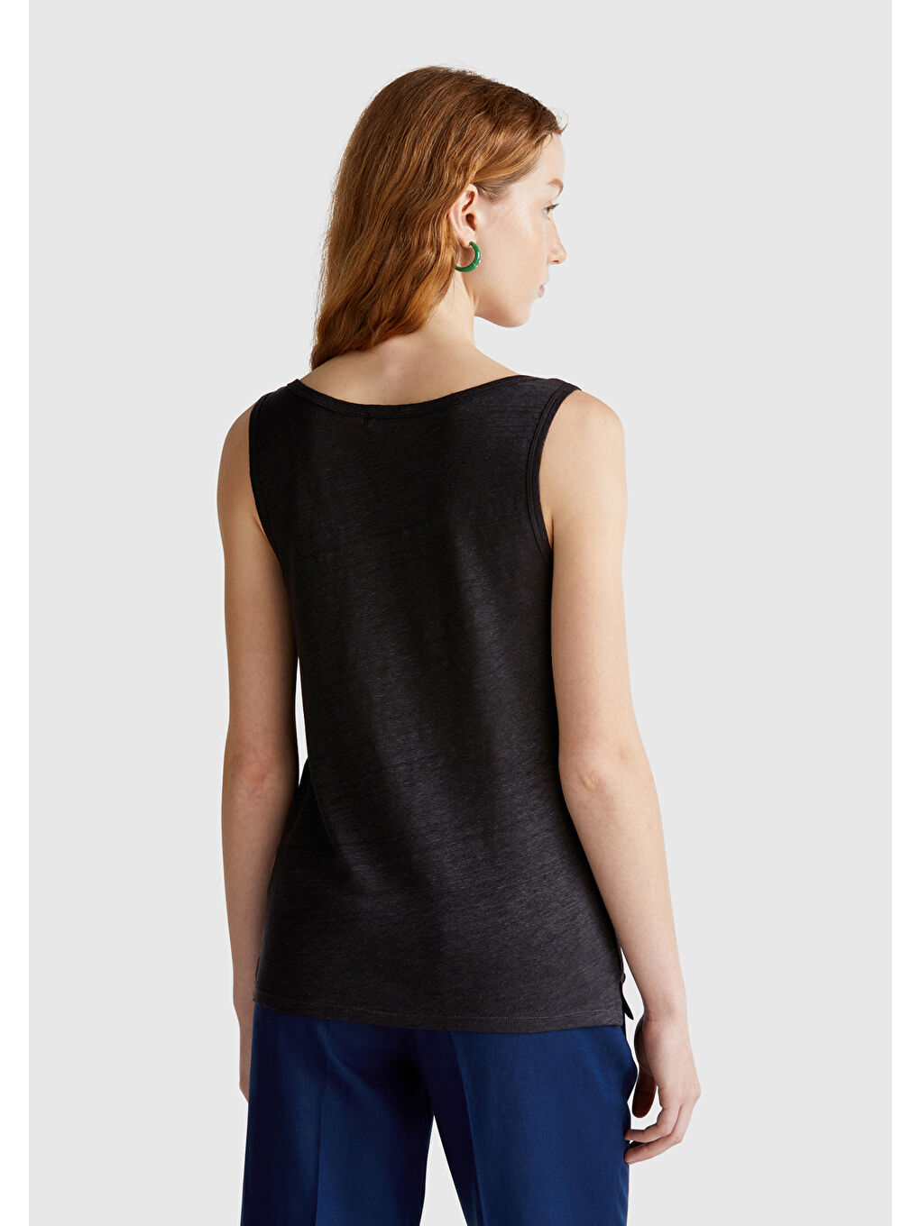 Kadın Siyah %100 Keten Yanları Yırtmaçlı Regular Fit Yuvarlak Yaka Atlet-2