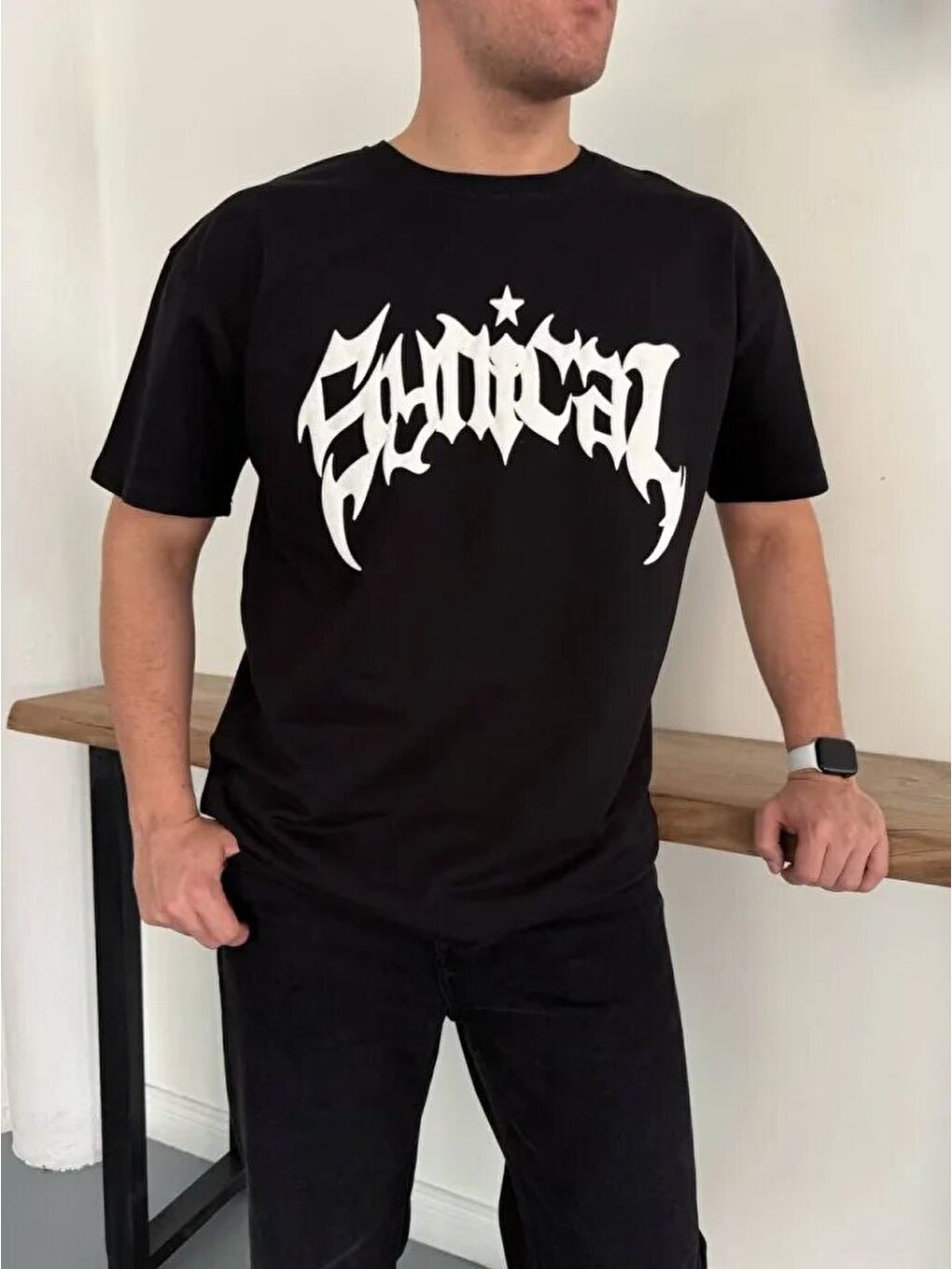 Siyah Erkek Bisiklet Yaka Ön Baskılı Kısa Kollu Tişört-2