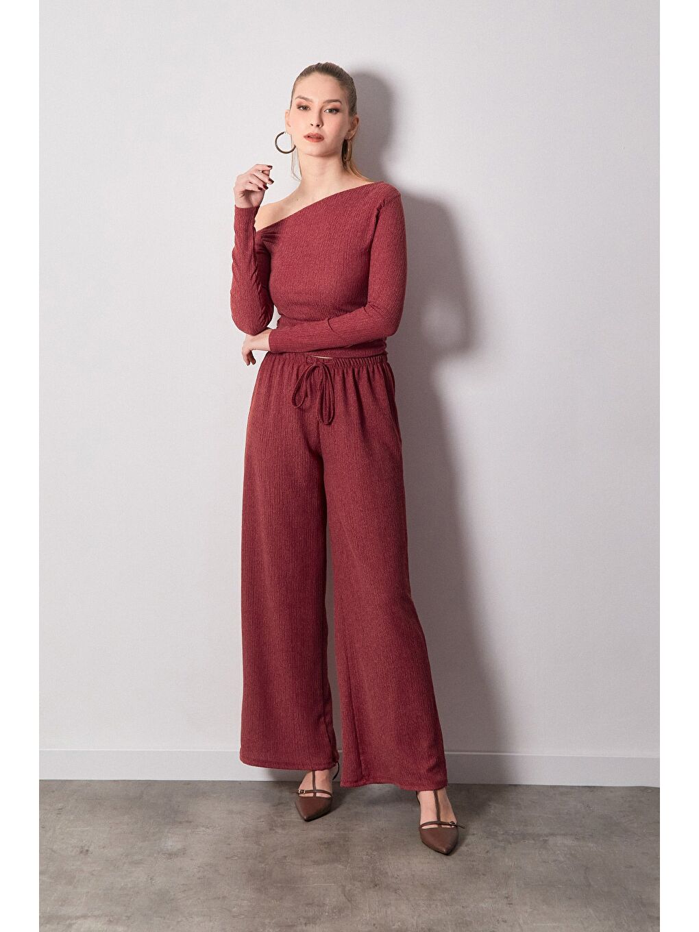 Bordo Bürümcük Kumaş Drapeli Kayık Yaka Bluz-1