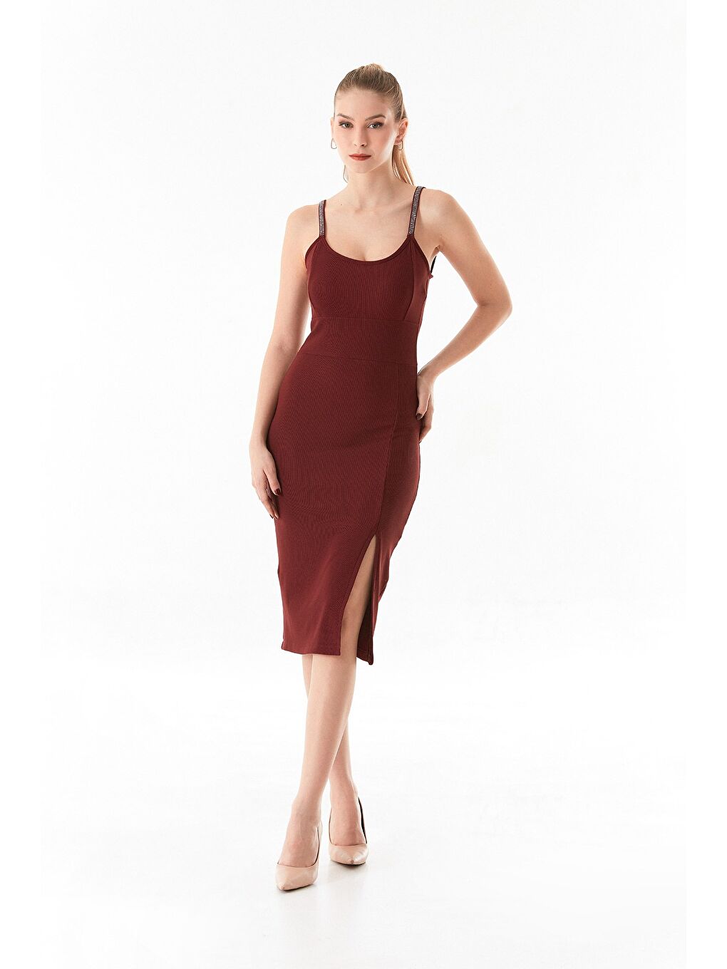 Bordo Fitilli Taş Detaylı Yırtmaçlı Elbise-3