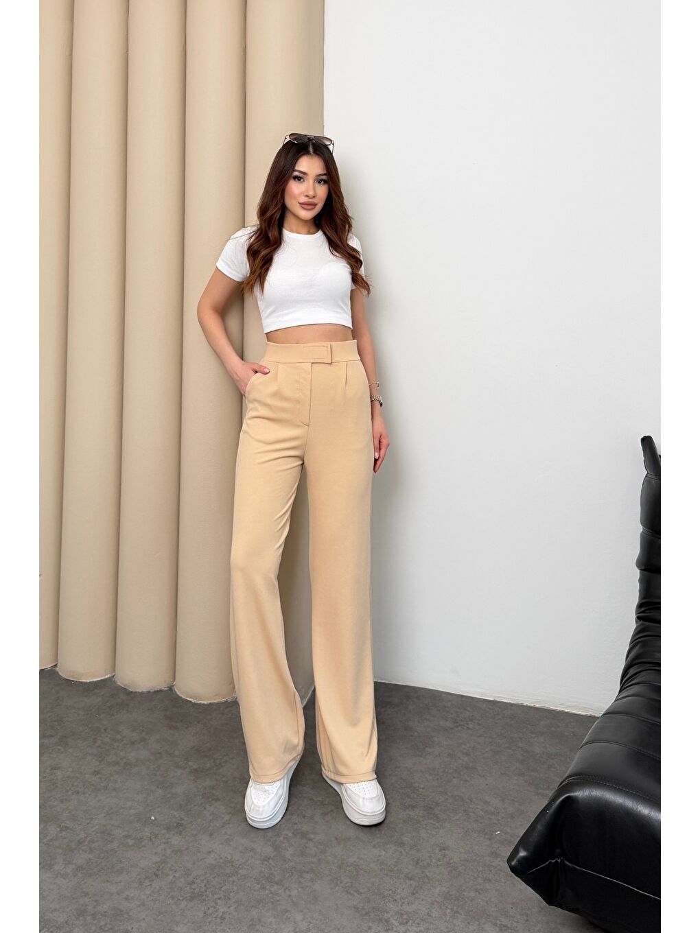 Kadın Yüksek Bel Cırt Kapama Beli Lastikli Fermuarlı Cepli Elastanlı Bej Palazzo Pantolon-1