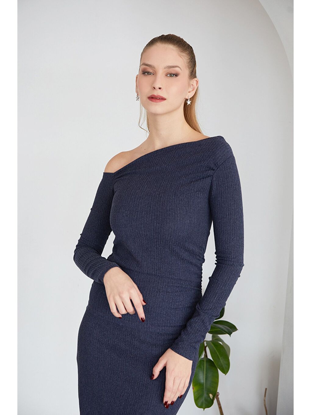 İndigo Bürümcük Kumaş Drapeli Kayık Yaka Bluz-1