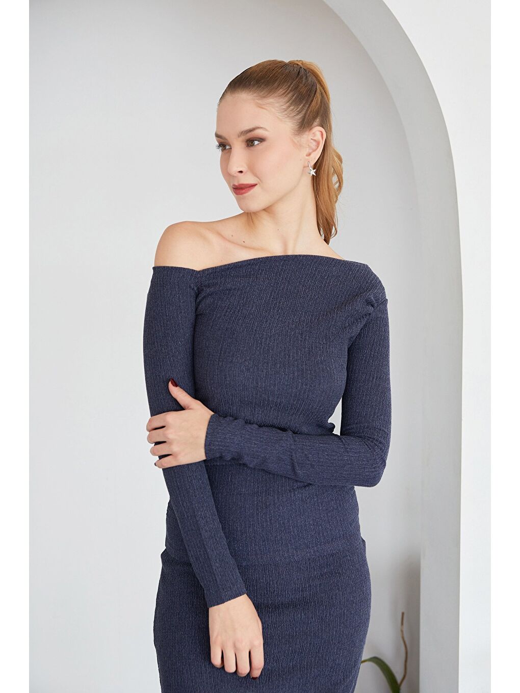 İndigo Bürümcük Kumaş Drapeli Kayık Yaka Bluz-3