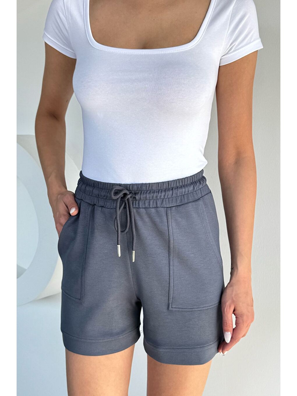 Gri Kadın Bel Lastikli Modal Kumaş Şort-1