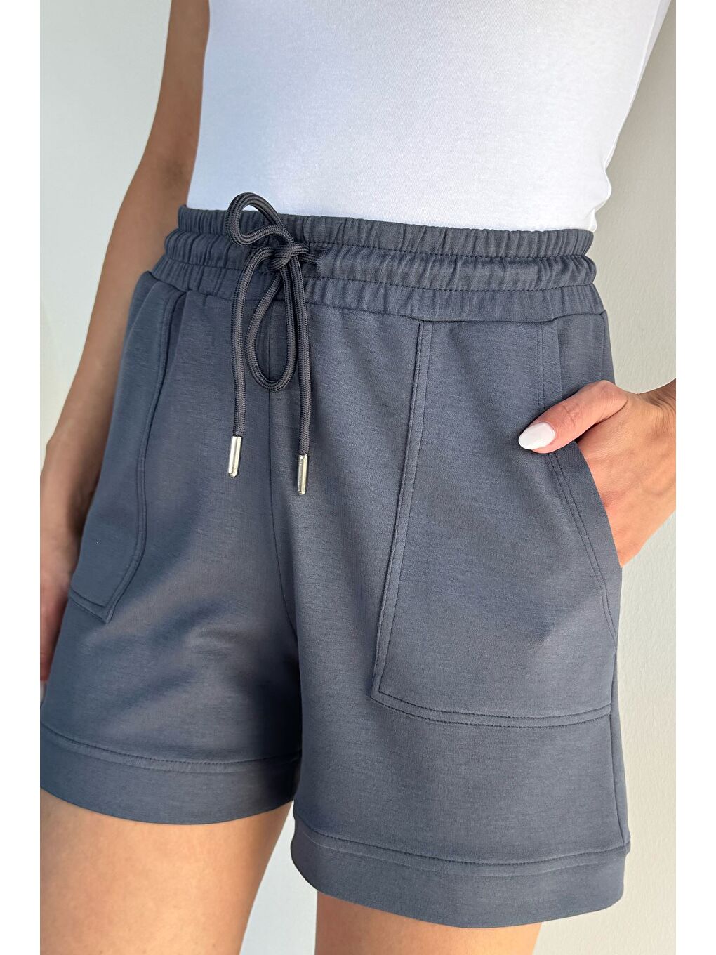 Gri Kadın Bel Lastikli Modal Kumaş Şort-2