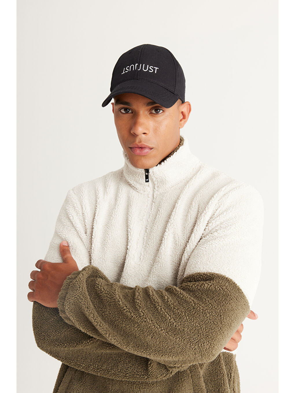 Erkek Bej-Haki Standart Fit Normal Kesim Bato Yaka Polar-4