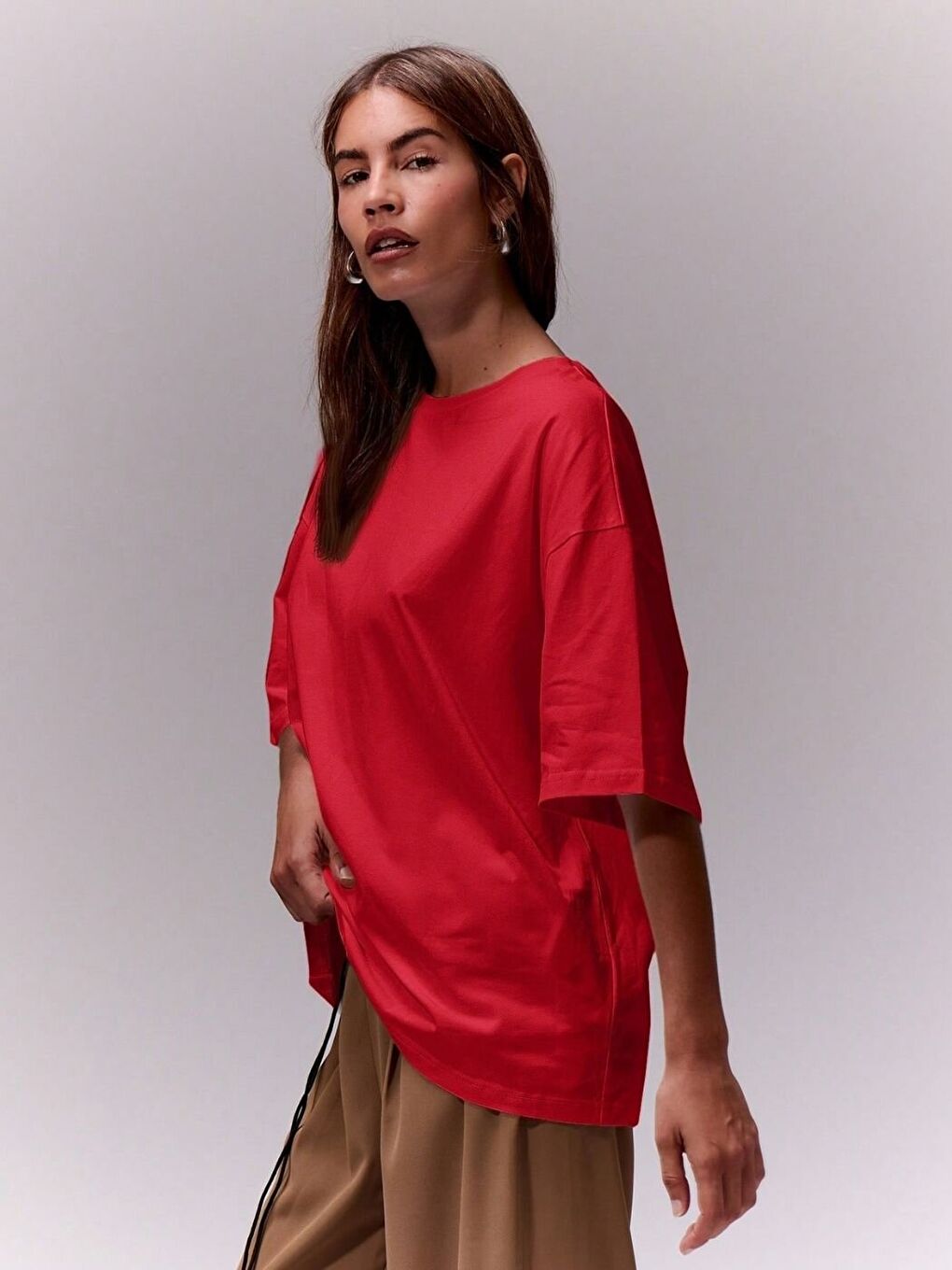 Kırmızı Ev ve Günlük Giyim Tişört-1