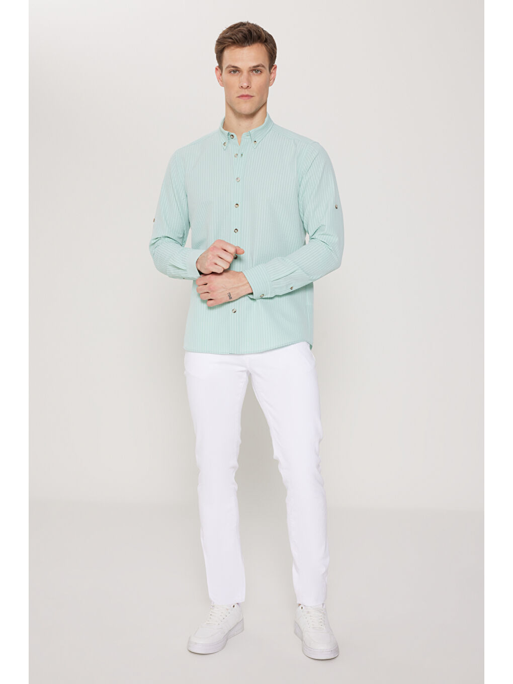 Mavi Erkek Mint Slim Fit Dar Kesim Gofre Desenli Düğmeli Yaka Hafif Kumaş Gömlek-1