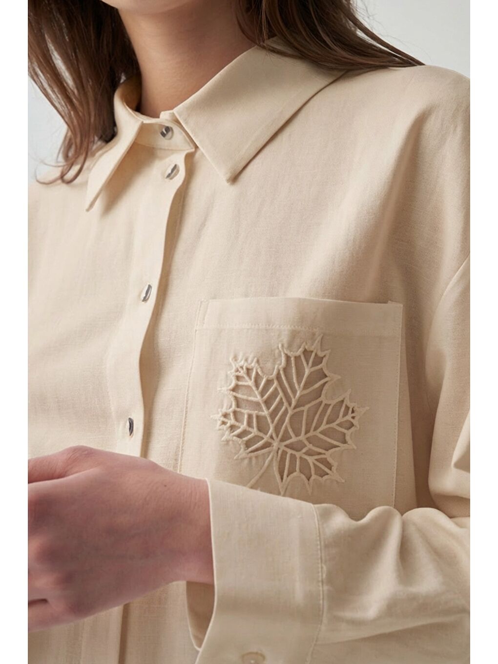 Bej Taş-Lazer Kesim Detaylı Keten Gömlek-4