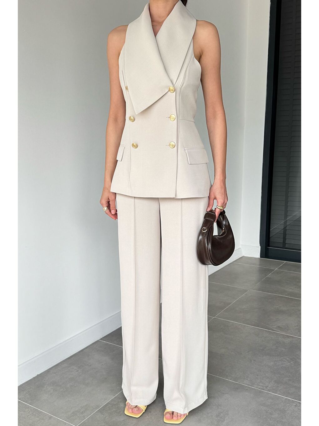 Bej Perry Kadın Gold Detaylı Yelek Pantolon İkili Takım-1