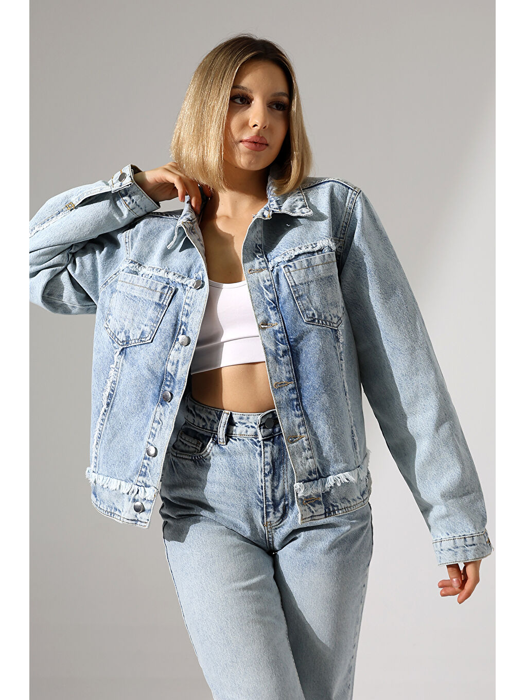 Mavi Sırtı Kalp Detaylı Oversize Denim Ceket-4