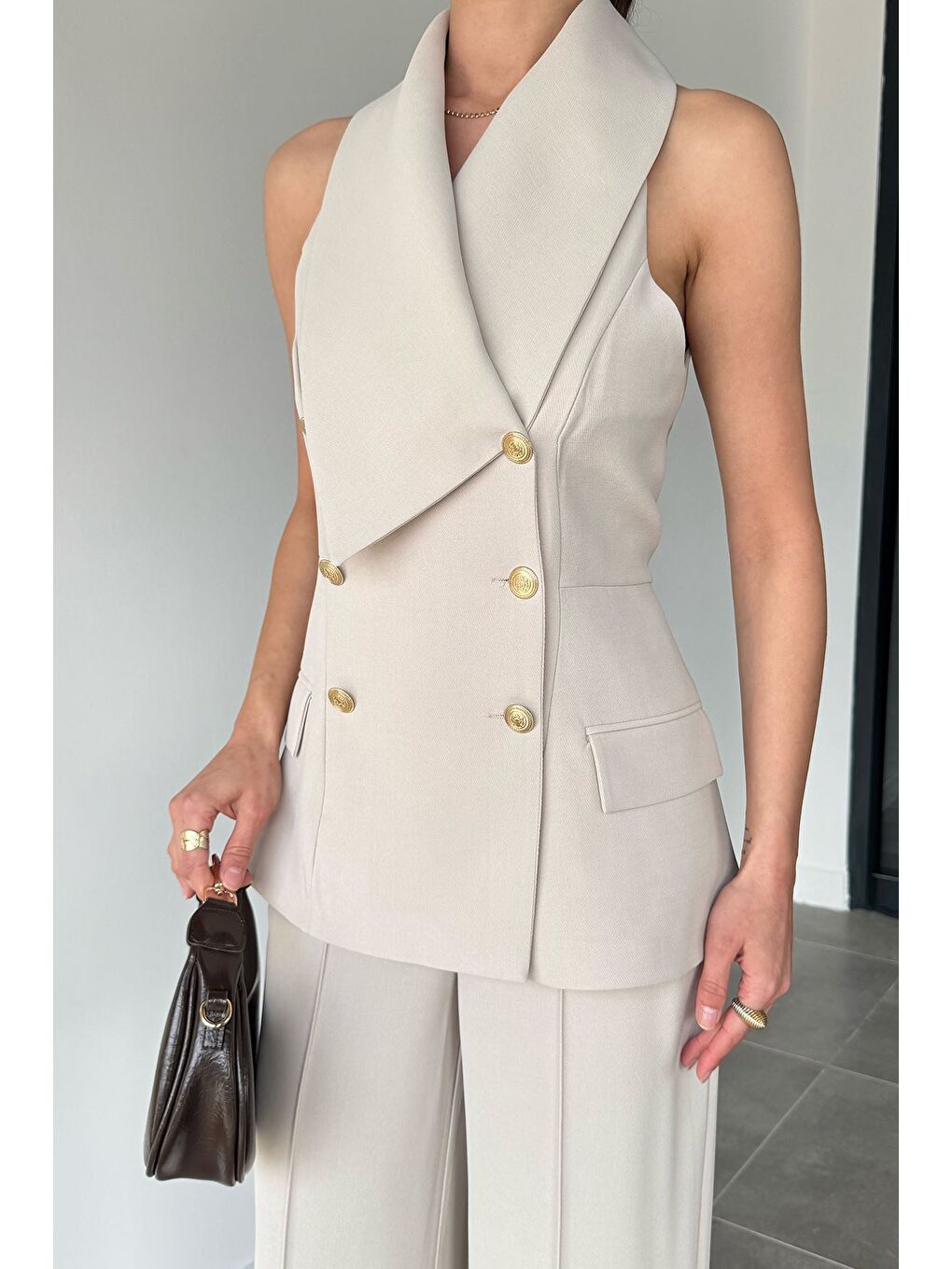 Bej Perry Kadın Gold Detaylı Yelek Pantolon İkili Takım-3