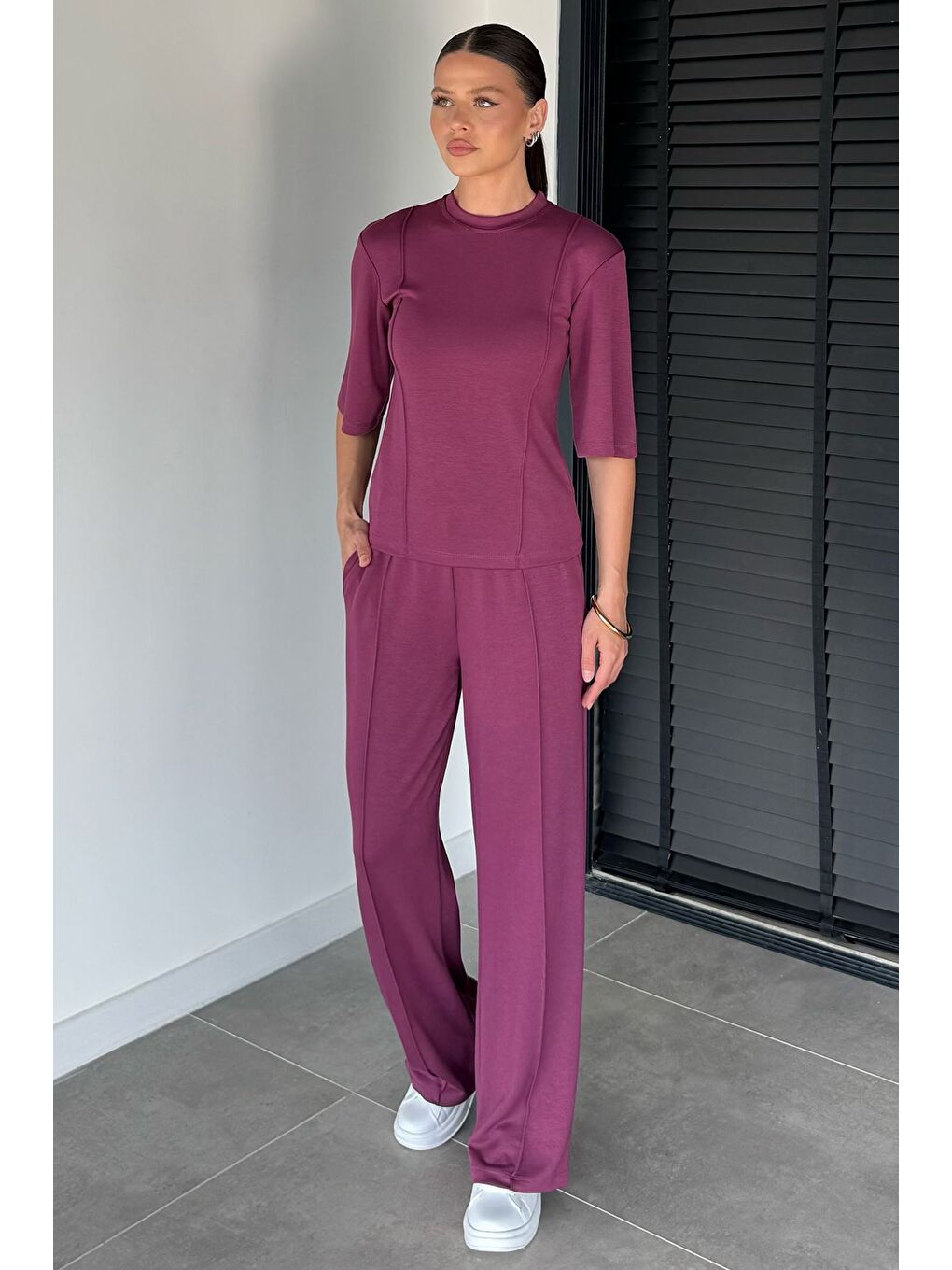 Mürdüm Kadın Bisiklet Yaka Biyeli Tişört Bel Lastikli Pantolon İkili Takım