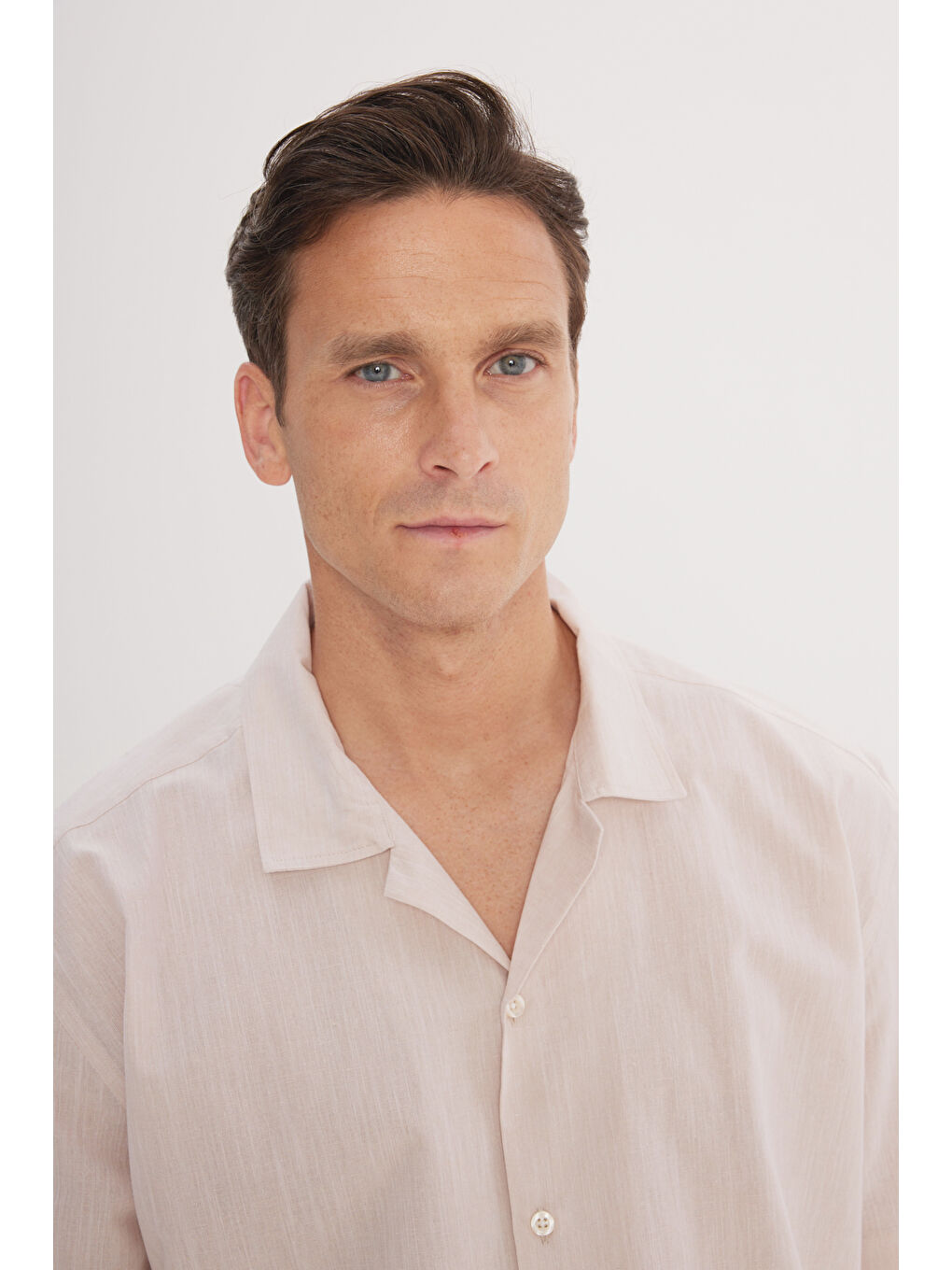 Erkek Bej Pamuklu Keten Oversize Fit Bol Kesim Hawai Yaka Gömlek-3