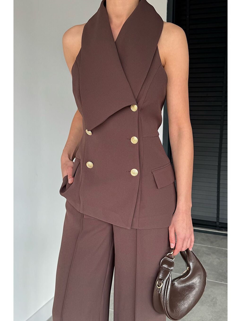 Kahverengi Perry Kadın Gold Detaylı Yelek Pantolon İkili Takım-3