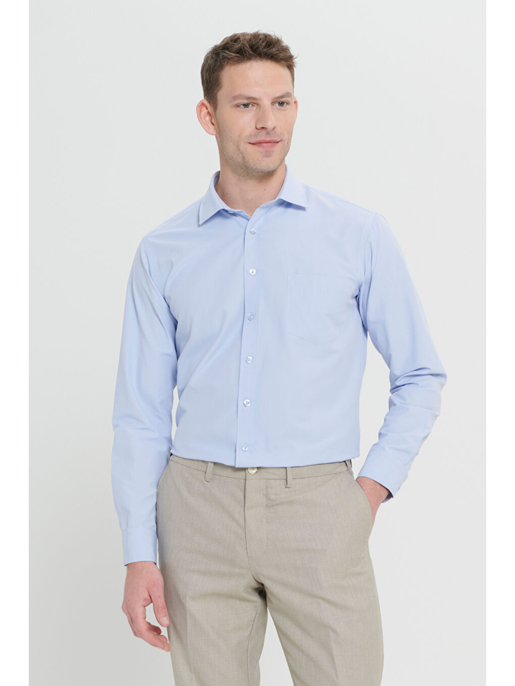 Erkek Açık Mavi Kolay Ütülenebilir Non-Iron Pamuklu Comfort Fit Geniş Kesim Klasik Yaka Gömlek