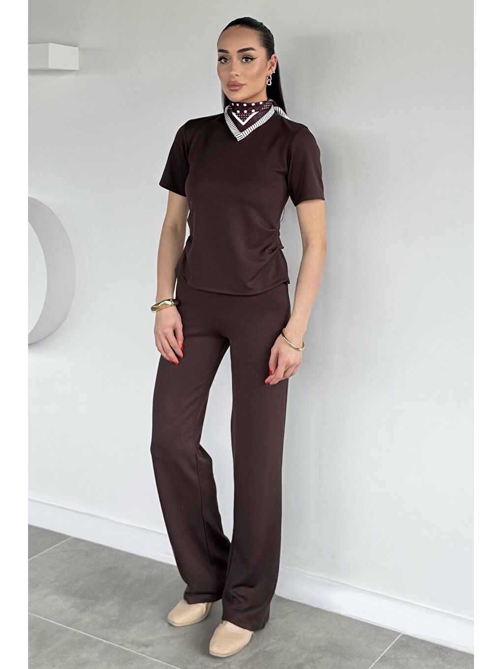 Kahverengi Kadın Yan Büzgülü Bluz Bol Paça Pantolon İkili Takım-1
