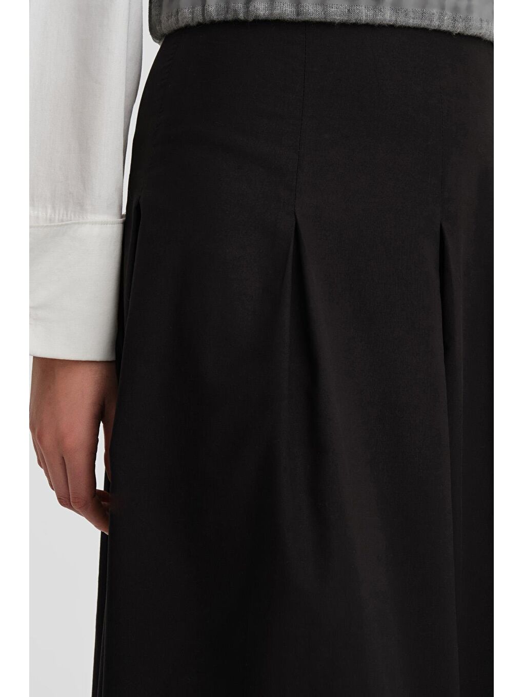 Pileli Pamuk Etek 24K1705 Siyah-5