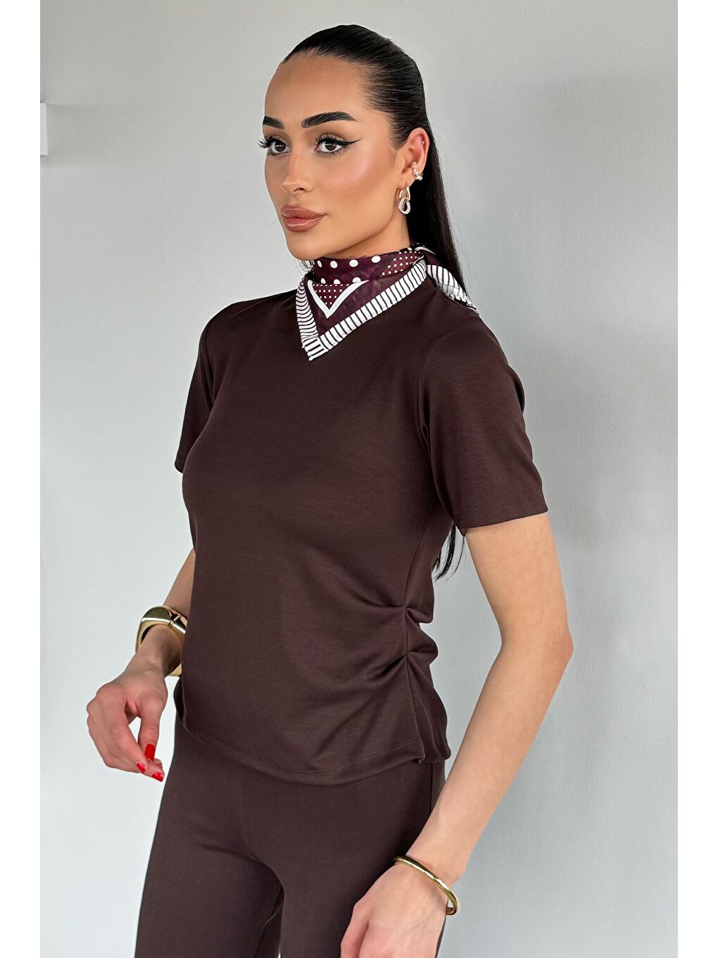 Kahverengi Kadın Yan Büzgülü Bluz Bol Paça Pantolon İkili Takım-2