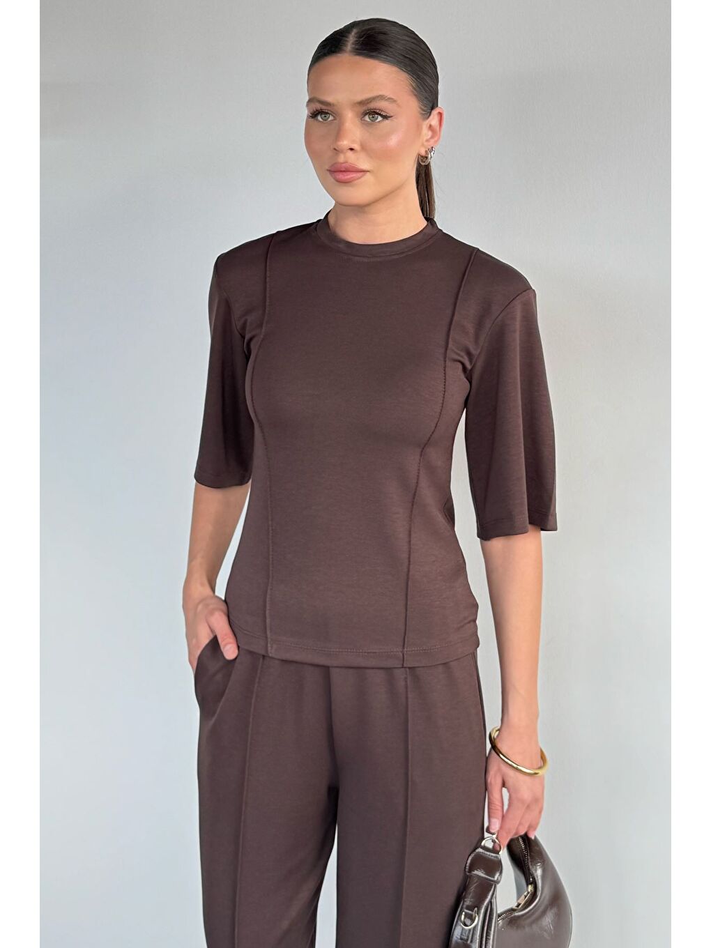 Kahverengi Kadın Bisiklet Yaka Biyeli Tişört Bel Lastikli Pantolon İkili Takım-2