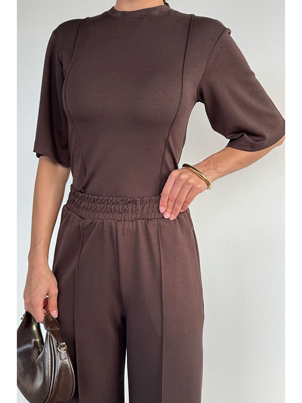 Kahverengi Kadın Bisiklet Yaka Biyeli Tişört Bel Lastikli Pantolon İkili Takım-3