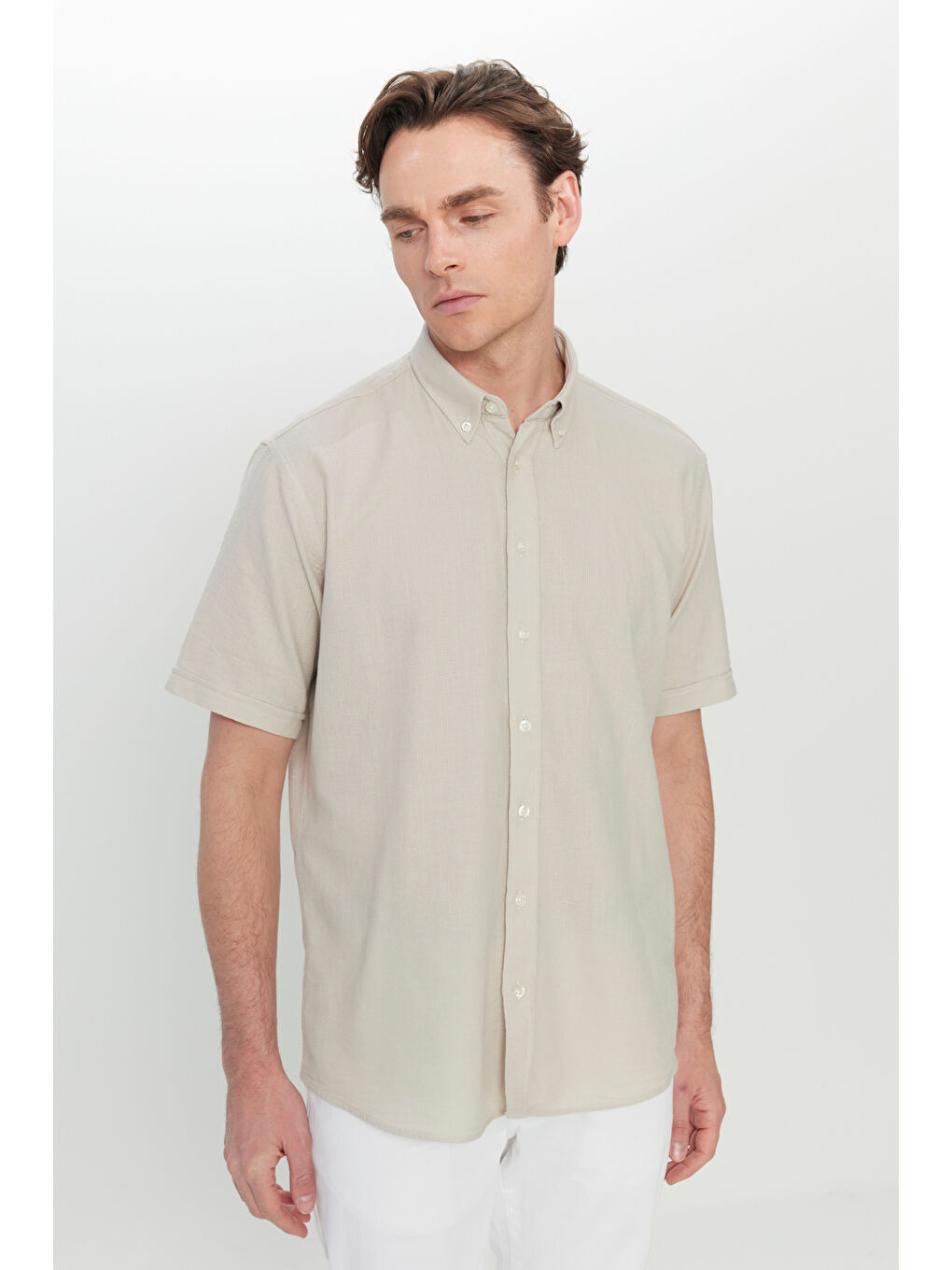 Erkek Bej %100 Pamuk Comfort Fit Rahat Kesim Düğmeli Gömlek Yaka Armürlü Gömlek-2