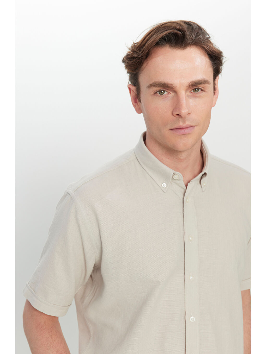 Erkek Bej %100 Pamuk Comfort Fit Rahat Kesim Düğmeli Gömlek Yaka Armürlü Gömlek-3