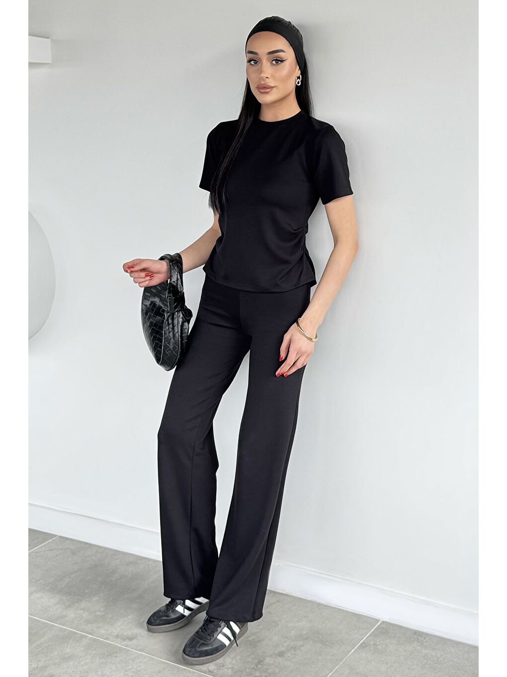 Siyah Kadın Yan Büzgülü Bluz Bol Paça Pantolon İkili Takım