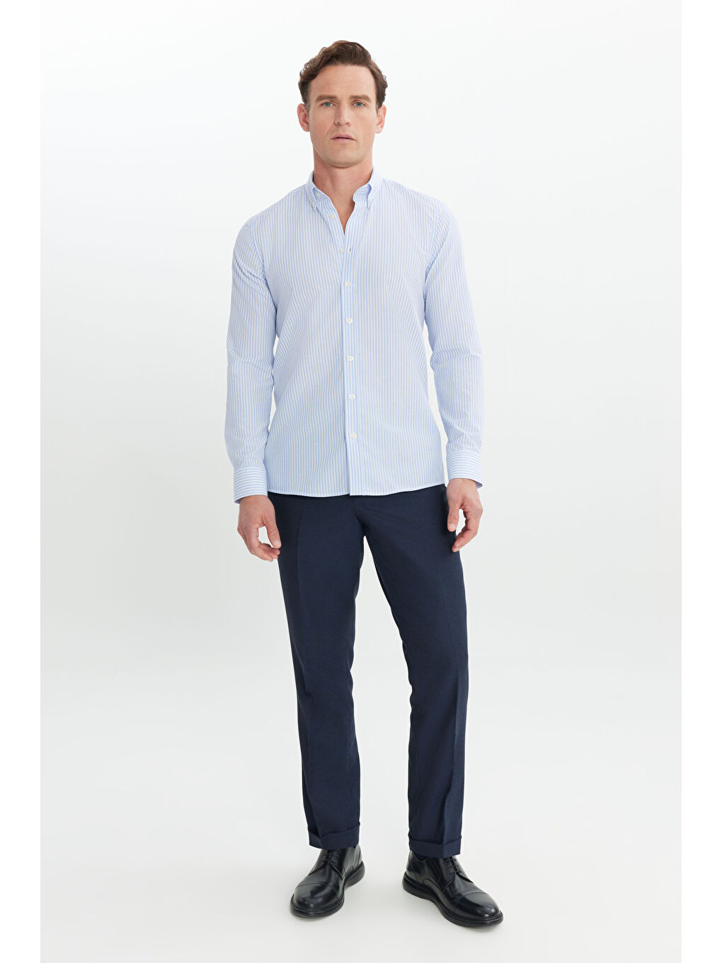 Erkek Beyaz-Açık Mavi Pamuklu Slim Fit Dar Kesim Düğmeli Gömlek Yaka Çizgili Gömlek-1